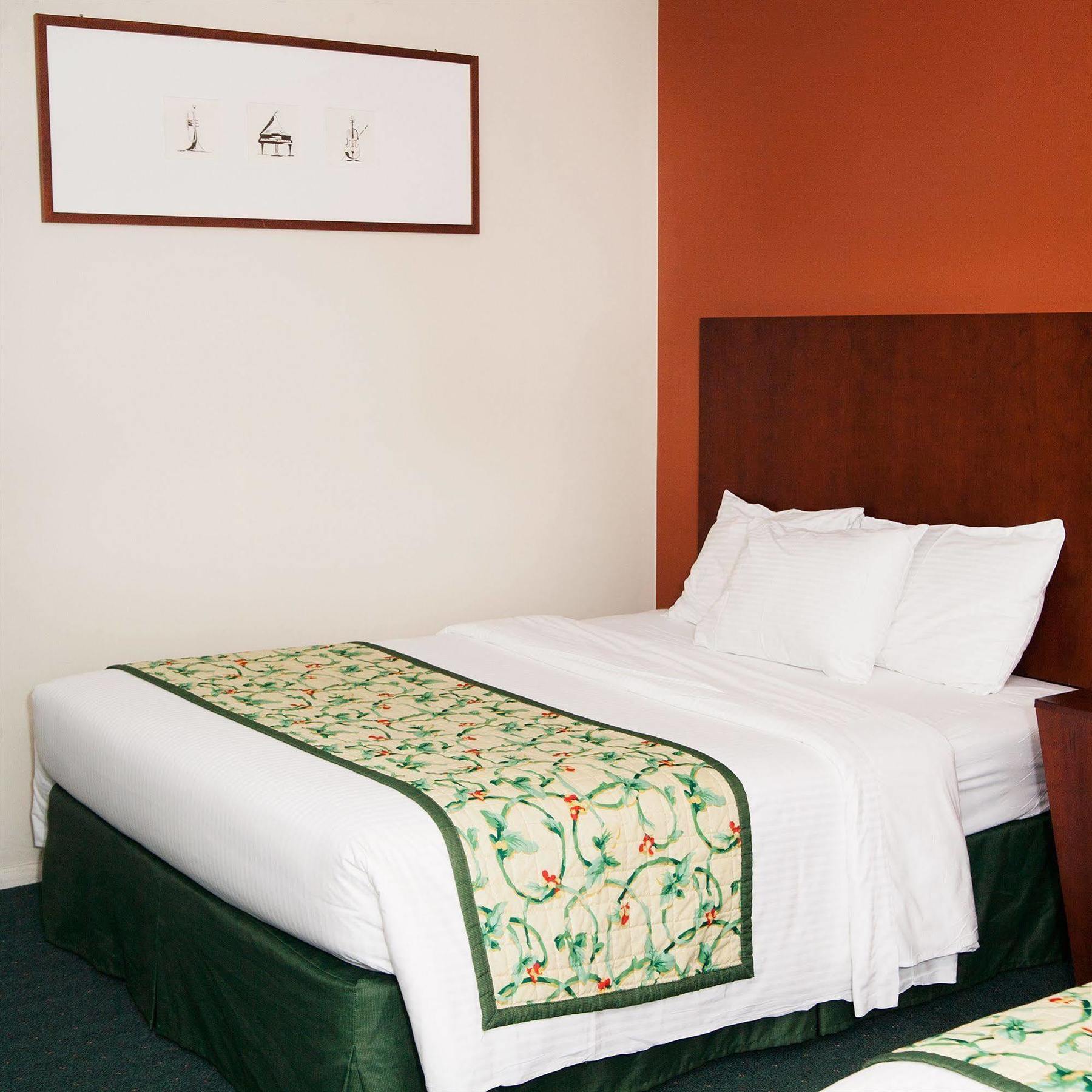 Red Carpet Inn And Suites Plymouth Dış mekan fotoğraf