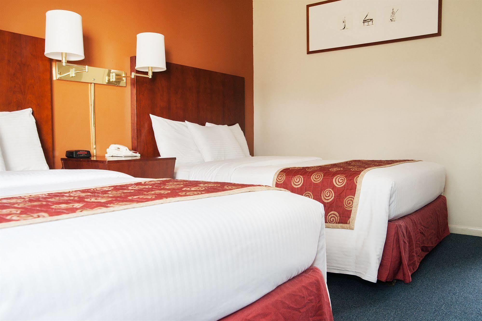 Red Carpet Inn And Suites Plymouth Dış mekan fotoğraf