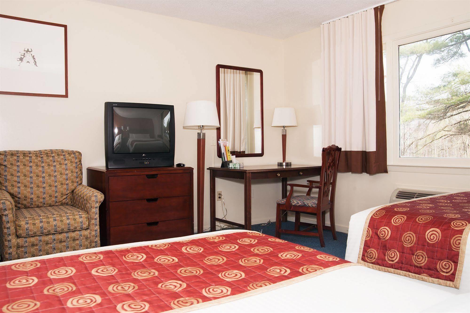 Red Carpet Inn And Suites Plymouth Dış mekan fotoğraf